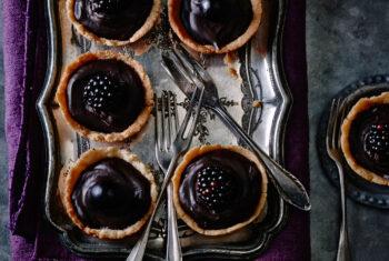 Recept: amandelbakjes met rozemarijn en chocolade