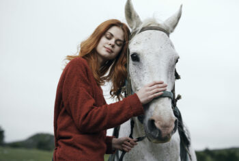 Stop met zoeken naar die prins op het witte paard – zo word je zelf de held in je eigen sprookje (eh, leven)