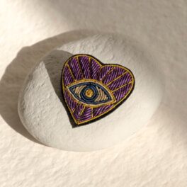 Broche Follow your heart purple